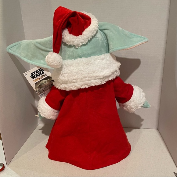 HTF Disney Baby Yoda Plush Star Wars Mandalorian Grogu Holiday Greeter 2022 - Picture 8 of 13
